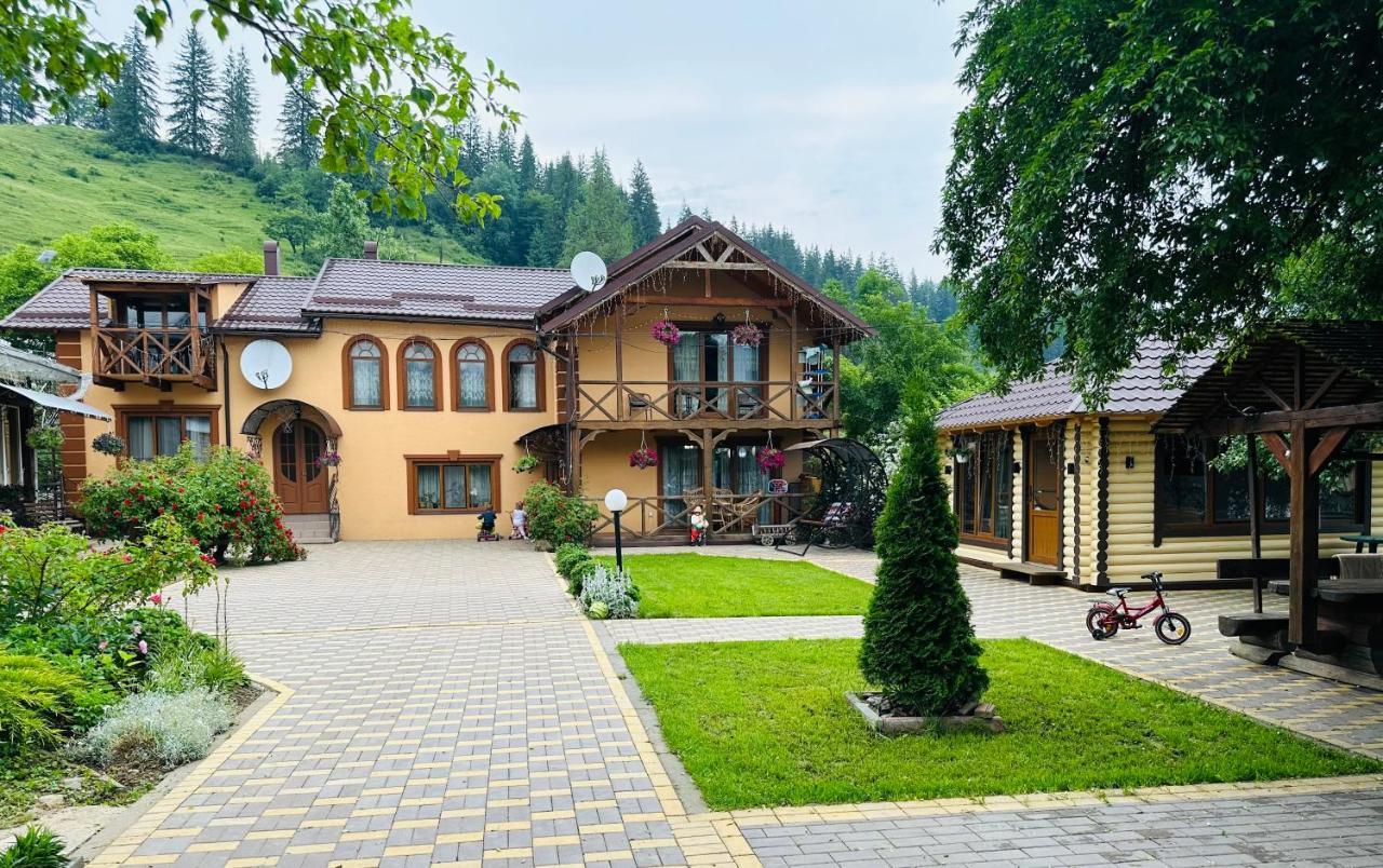 Rodynnyi Zatyshok Guest House Верховина Екстериор снимка