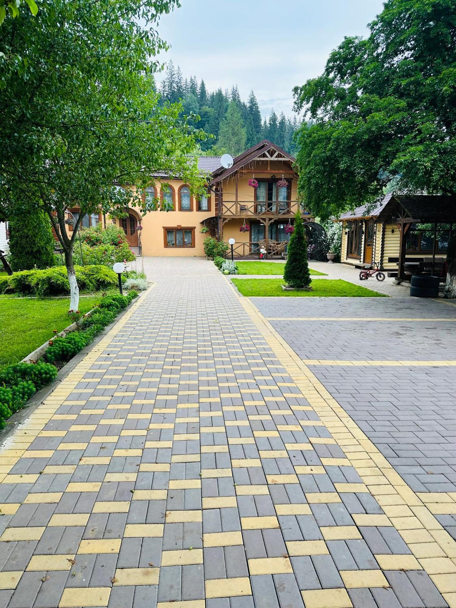 Rodynnyi Zatyshok Guest House Верховина Екстериор снимка